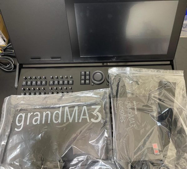 GrandMA 3 Compact Console - 1